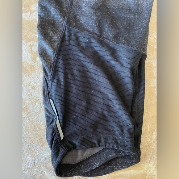 Athleta Cropped Capri Reflective Leggings SIZE S - Picture 9 of 12